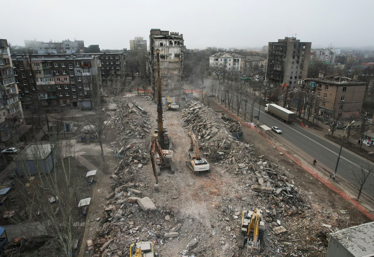 Purukspommitatud Ukraina linn Mariupol, mis langes venelaste kätte. Venemaa teatel kavatsevad nad Mariupoli Vene linnana üles ehitada