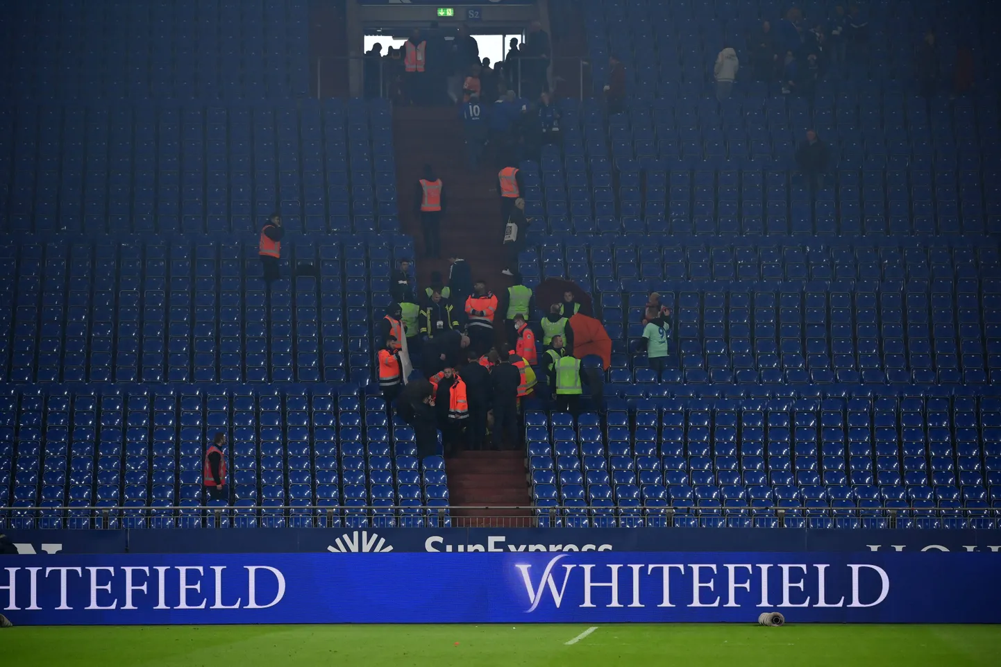 Schalke jalgpallistaadionil juhtus traagiline õnnetus.