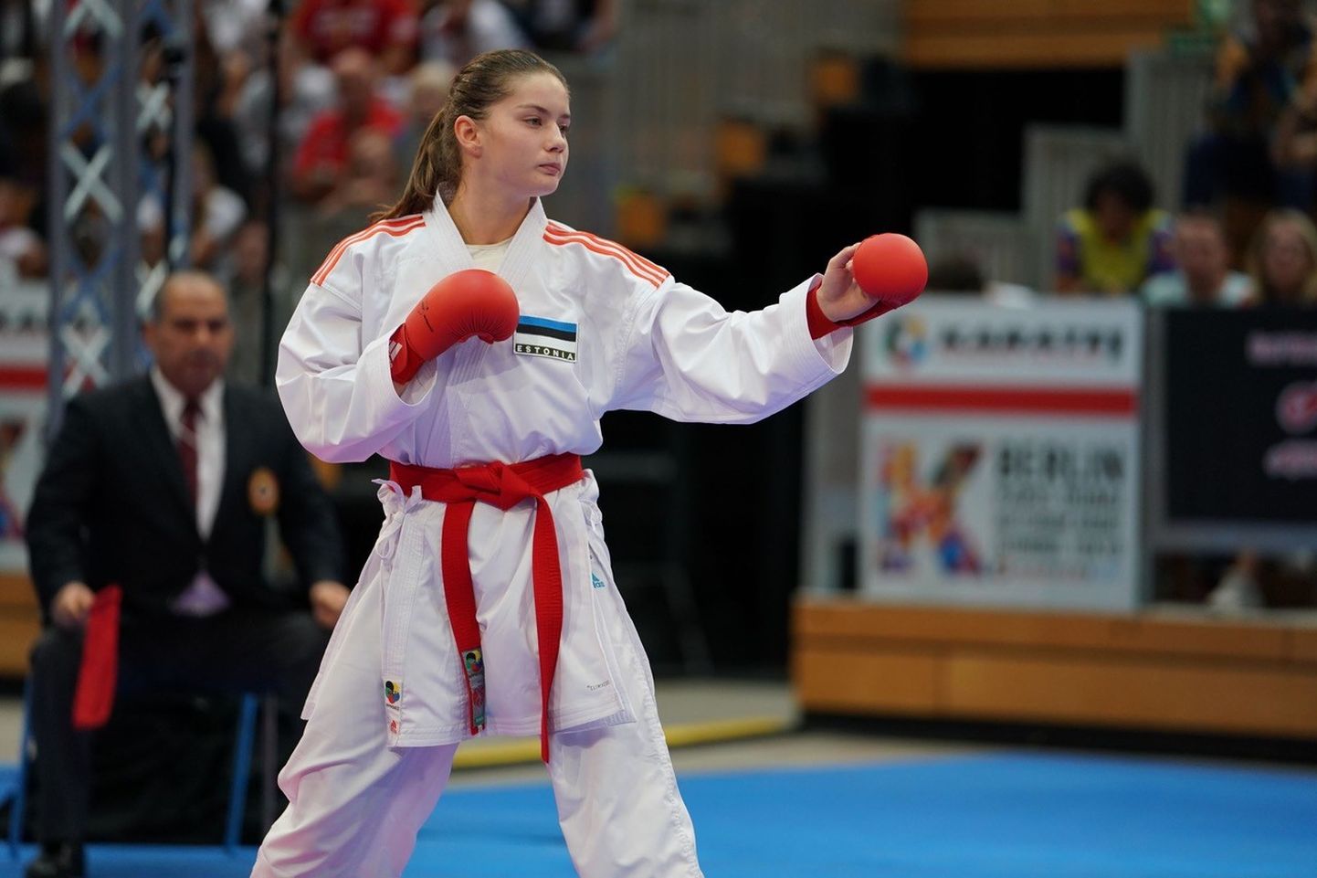 Üks stipendiumi pälvinud sportlane, karateka Li Lirisman.