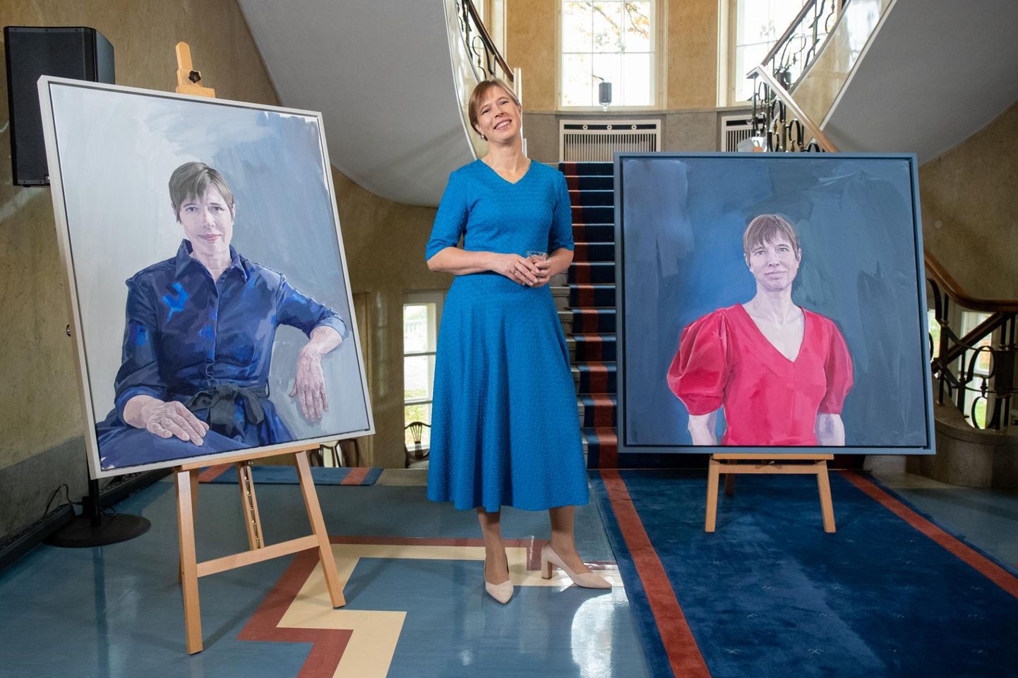 Two paintings of the outgoing President Kersti Kaljulaid by Alice Kase. The painting of Kaljulaid in the red dress will adorn the Riigikogu and the one of her in the blue dress her home.