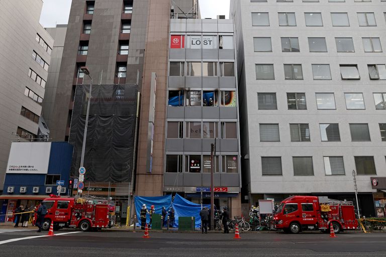 Jaapanis Osakas lahvatas kaheksa korrusega hoones tulekahju