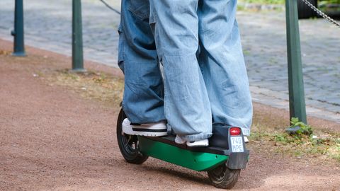 Avariis said viga tõukerattal sõitnud kaks noorukit