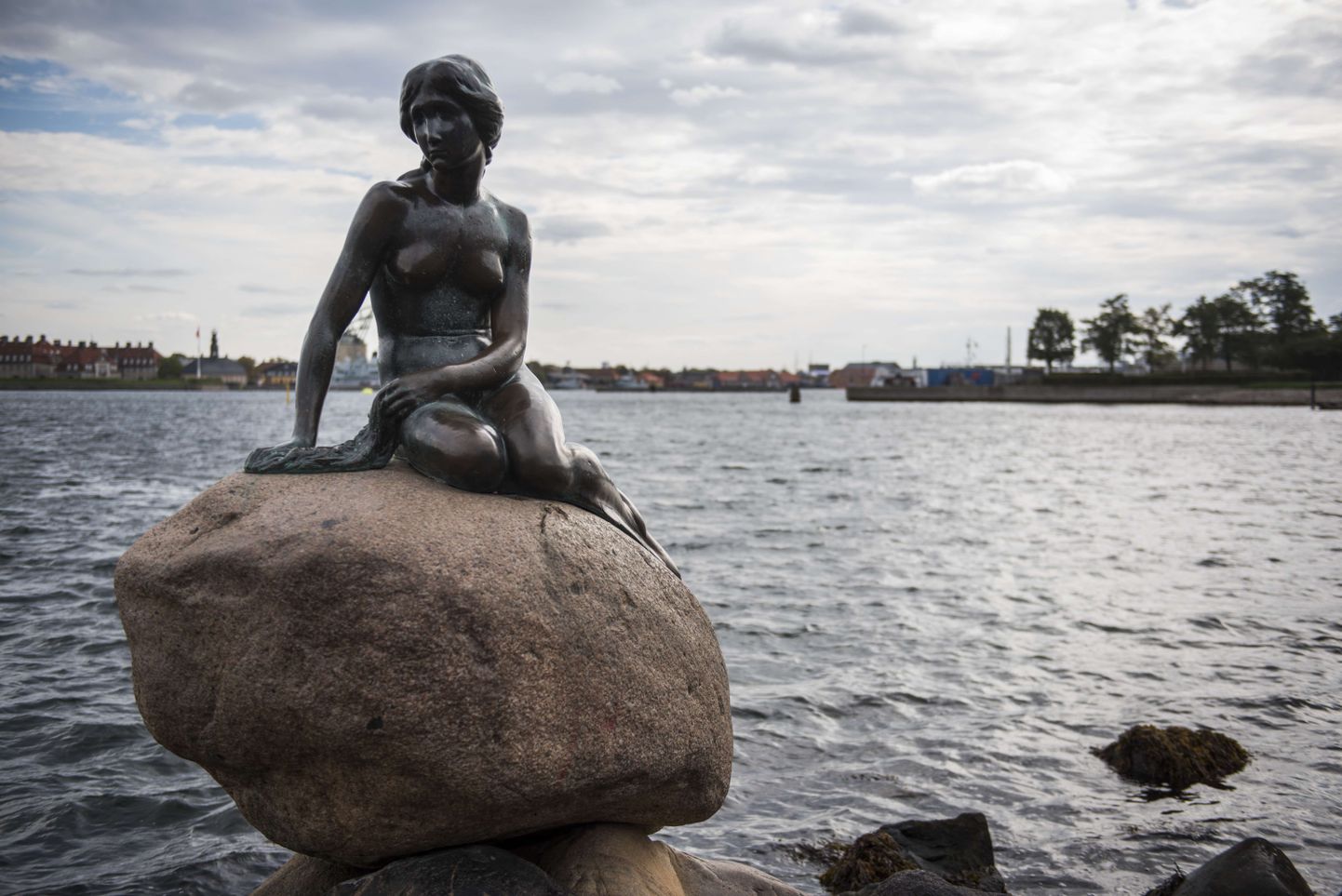 Väikese Merineitsi kuju Kopenhaageni sadamas.