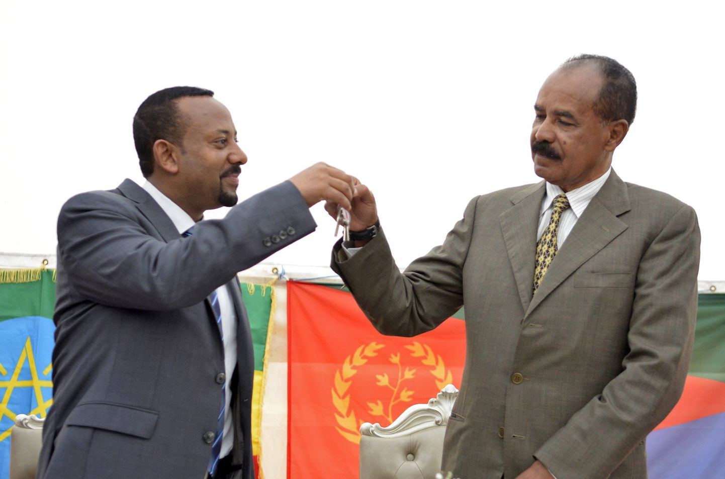 Etioopia peaminister Abiy Ahmed (vasakul) ja Eritrea president Isaias Afwerki (paremal), kelle relvajõud võitlevad Tigray Rahvavabastusrinde (TPLF) vastu.