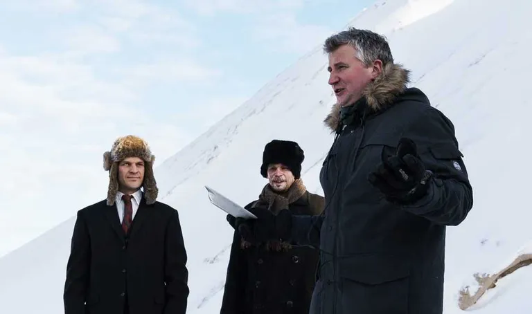 Dāvis Sīmanis filmas "Gads pirms kara" uzņemšanas laukumā.