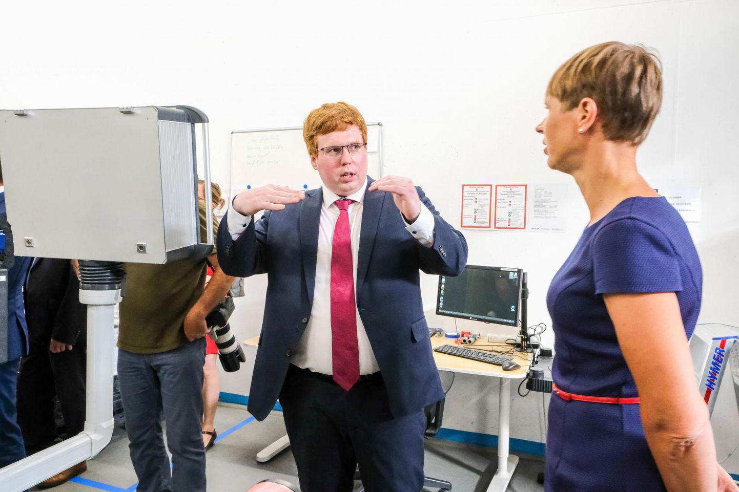 Skeletoni Saksamaa tehases käisid juuni lõpus külas Eesti president Kersti Kaljulaid ja Saksimaa liidumaa peaminister Michael Kretschmer, kellele Taavi Madiberk tutvustas Skeletoni tehnoloogiat.