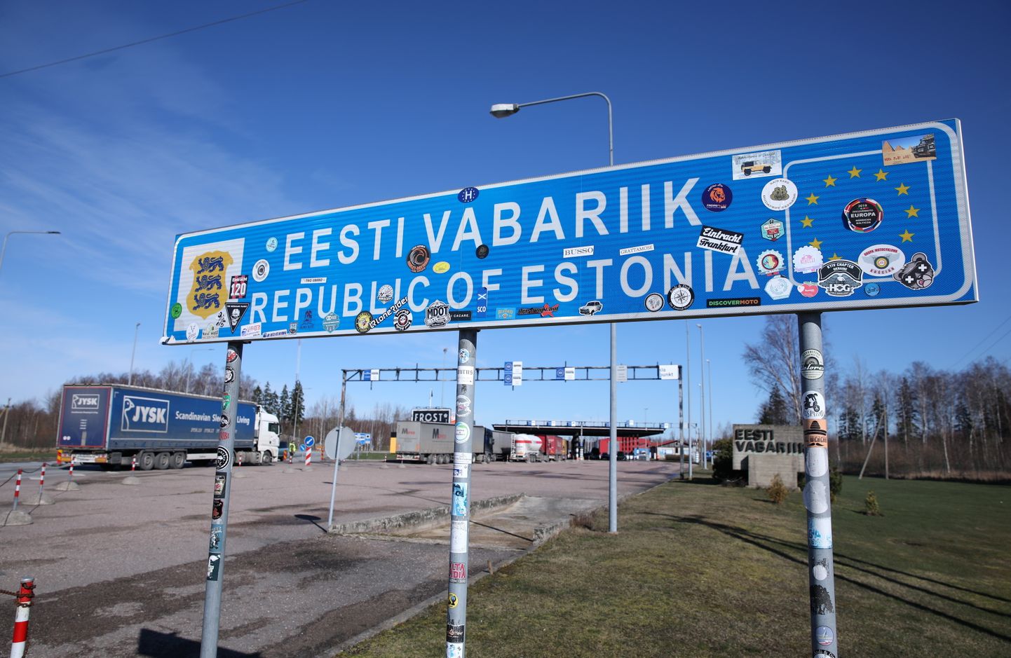 Latvijas-Igaunijas robežpunkts Ainažos pēc Igaunijas lēmuma atjaunot robežkontroli uz Šengenas zonas iekšējām un ārējām robežām ar mērķi ierobežot "Covid-19" vīrusa izplatību.