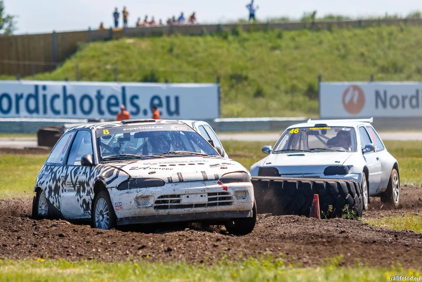 Mitsubishi Colti taltsutav Kevin Allik (nr 8) juhib superkrossi karikasarja kahes arvestuses.