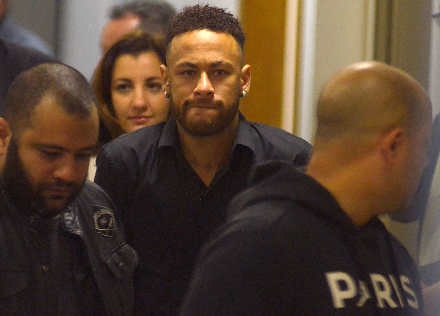 Neymar lahkumas politseijaoskonnast