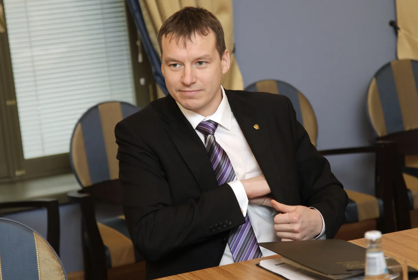 Norman Aas pole rahul vandeadvokaat Alar Urmi arvamuslooga, mis tema sõnul sisaldab mitmeid faktivigu ja loob Eesti õiguskaitsesüsteemist negatiivse mulje.