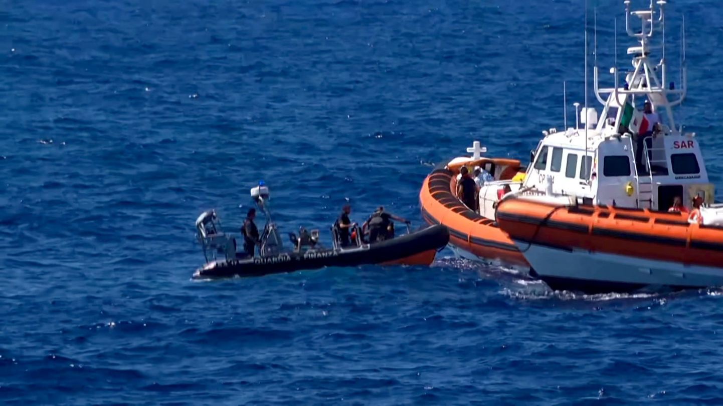 Нелегальные мигранты у берегов Испании