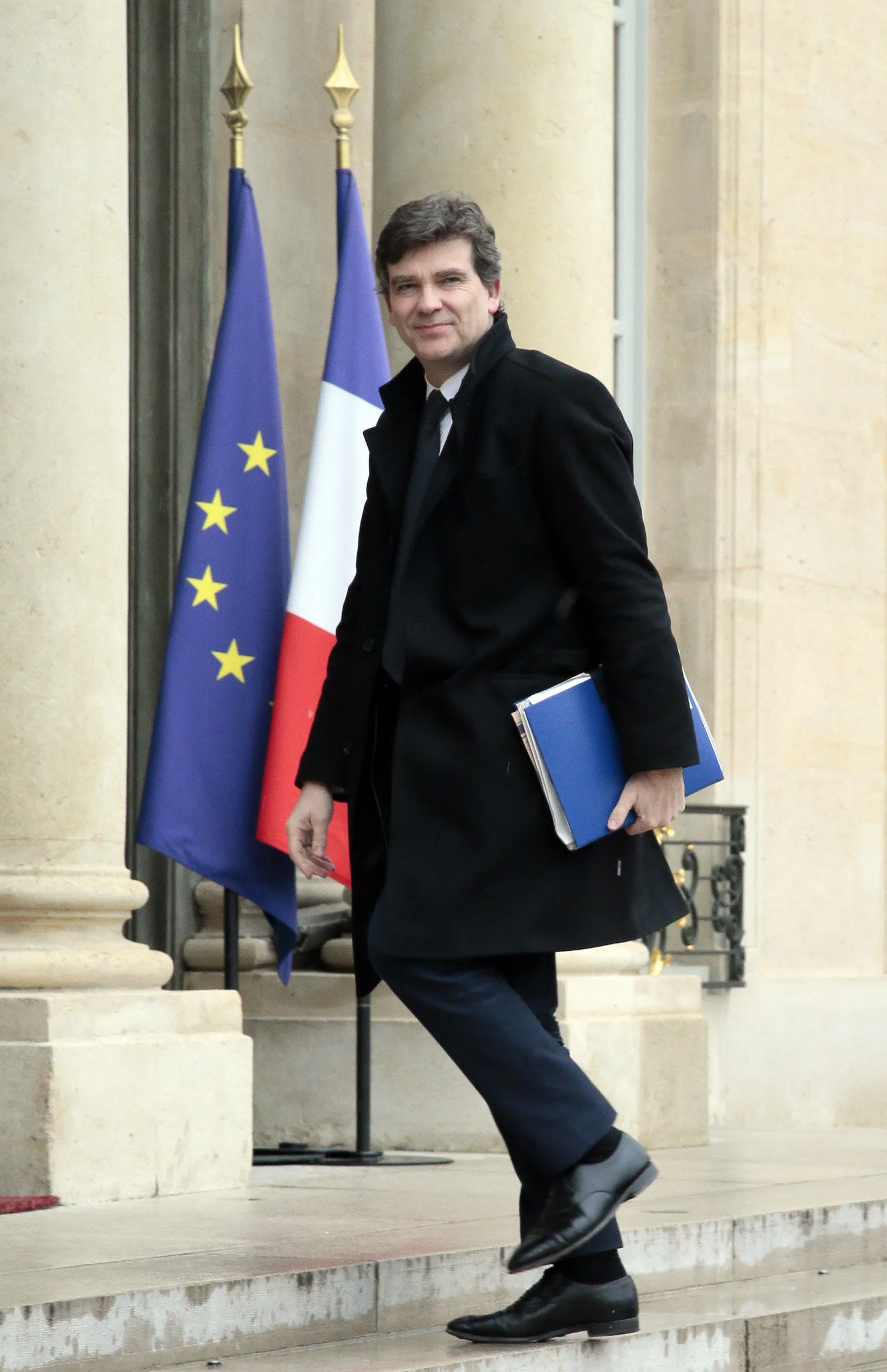 Prantsuse tööstusminister Arnaud Montebourg ütles intervjuus Financial Timesile, et kriitikud levitavad «valesid» nende ärivaenulikkuse ja kehva konkurentsivõime kohta.