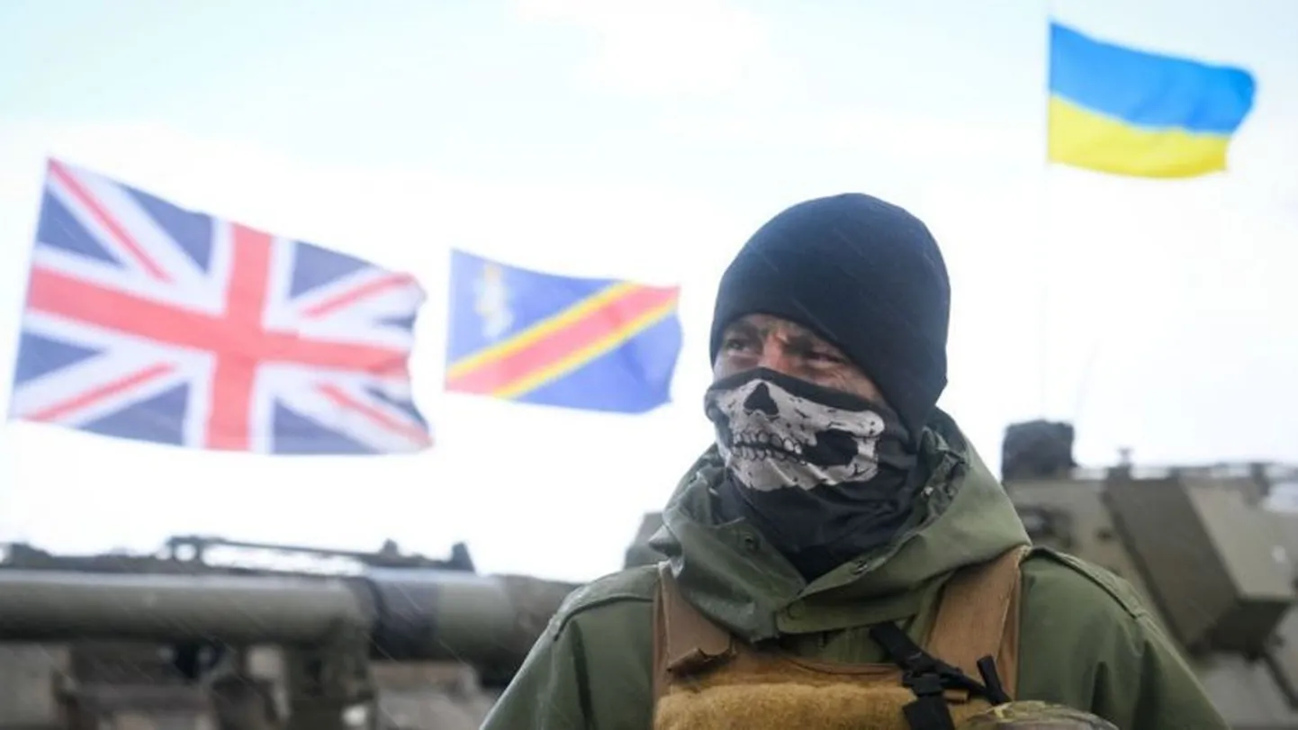 Украинский военнослужащий на учениях в Британии.