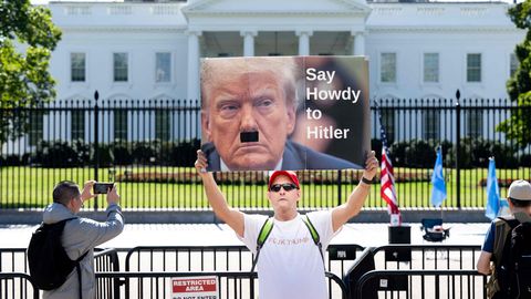 Почему Дональда Трампа снова сравнивают с Гитлером