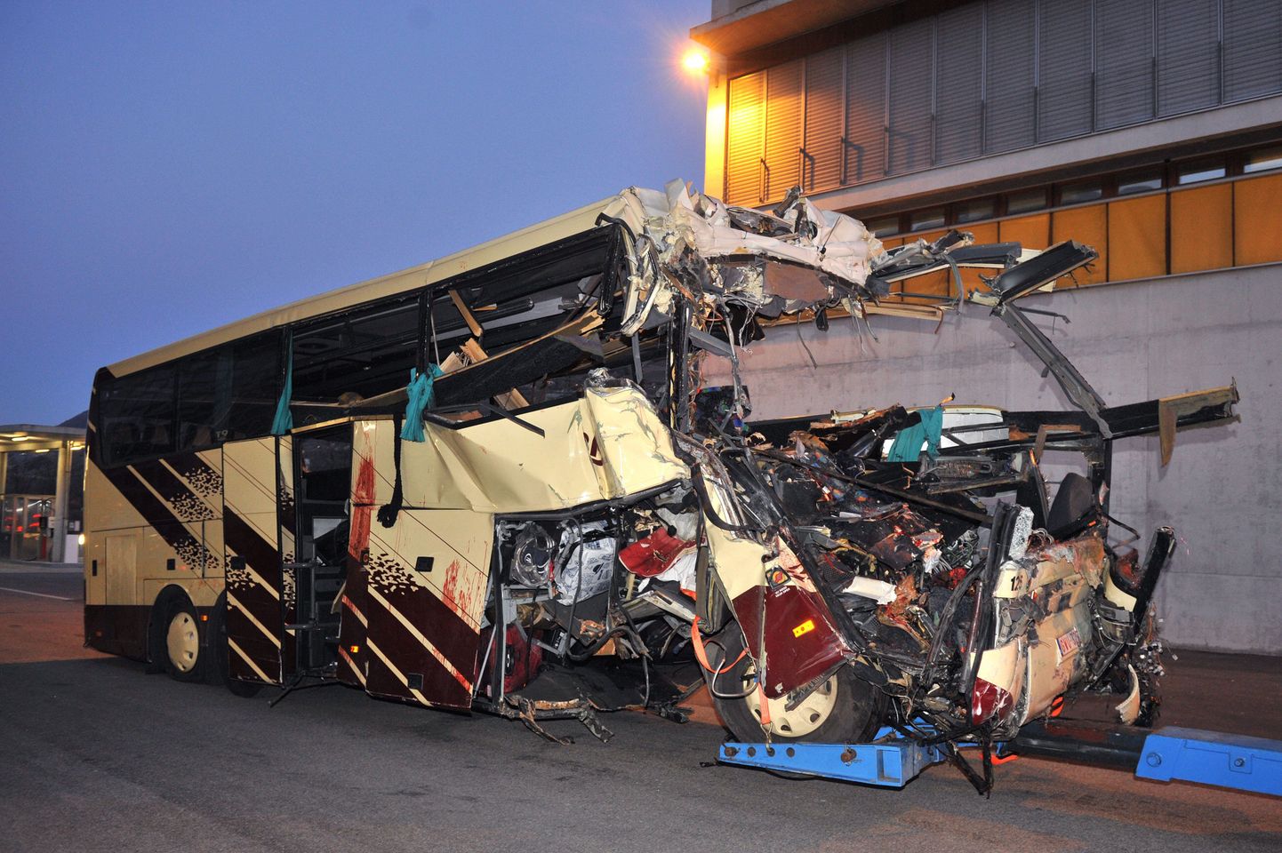 Šveitsis aset leidnud bussiõnnetuses hukkus 28 inimest, kellest 22 olid lapsed