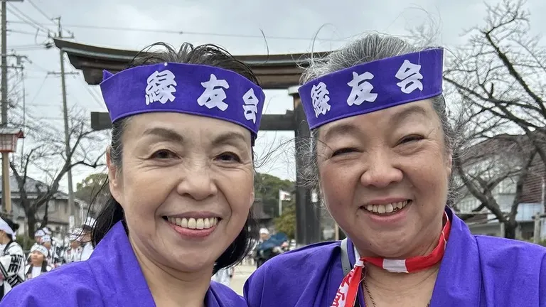 Женщины на фестивале Хадака-мацури.