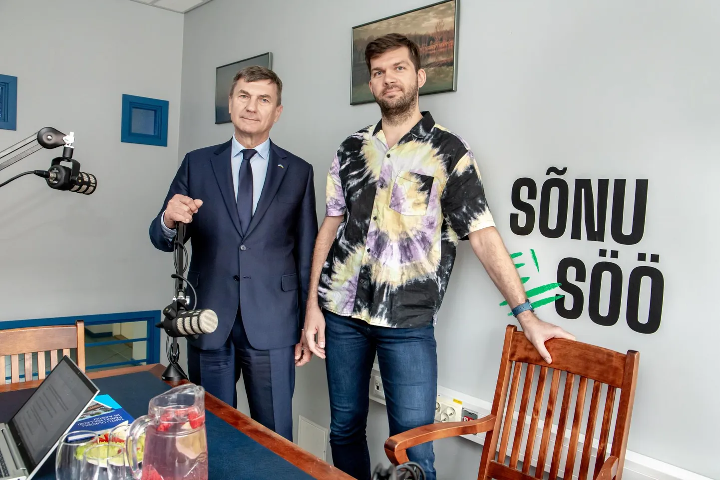 Küsimusi kunagisele kauaaegsele Eesti peaministrile, praegusele Euroopa Parlamendi saadikule Andrus Ansipile esitas Pärnu Postimehe stuudios tegevtoimetaja Lauri Habakuk.