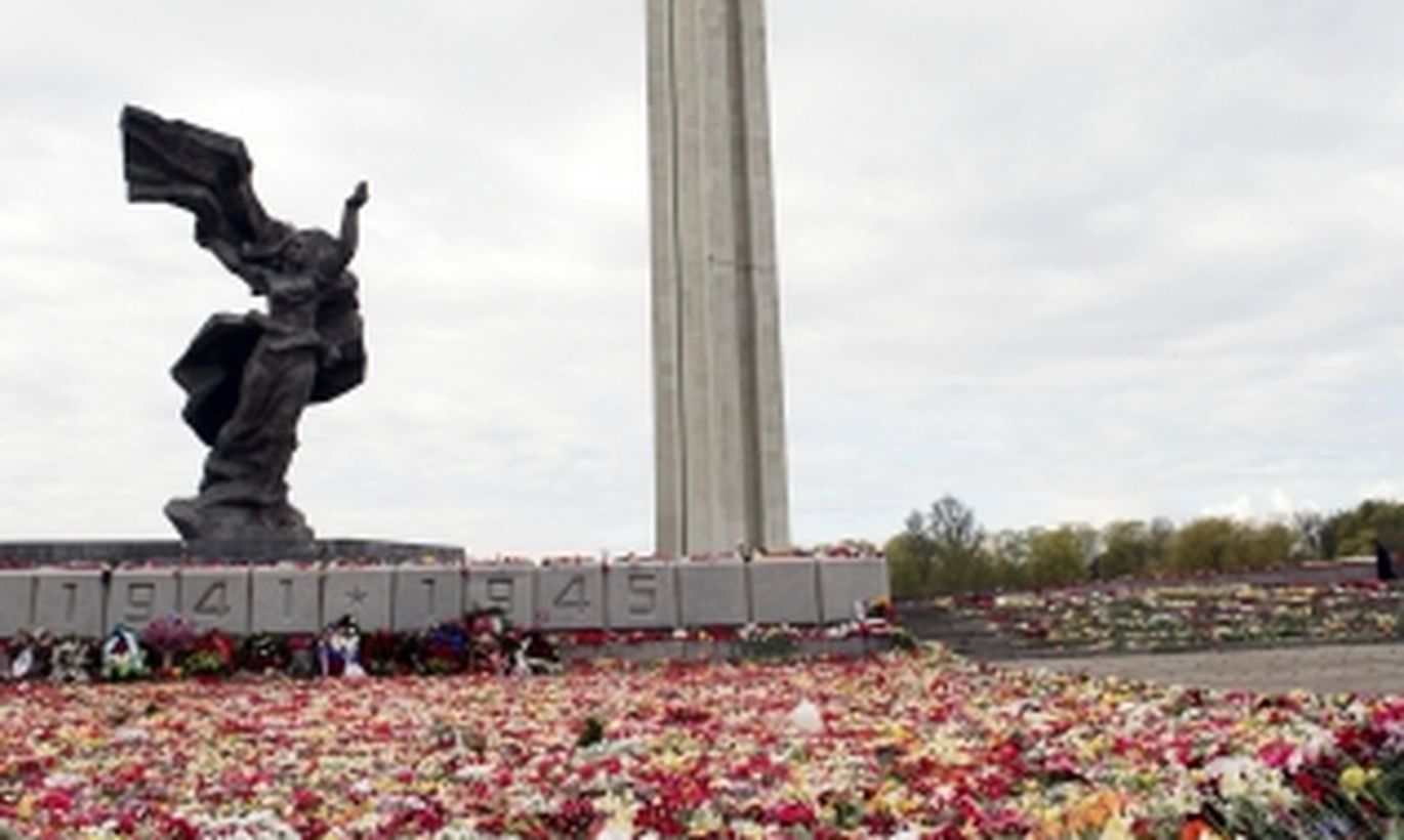 Файл:Монумент Победы DSCN0614 (фрагмент) IX-2004.JPG - Википедия