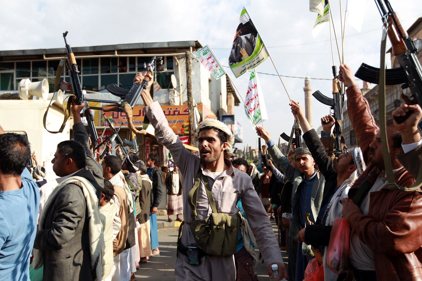 Huthide poolehoidjad eile Jeemeni pealinnas Sanaas, kus toimus saudide juhitavate koalitsioonivägede vastu suunatud demonstratsioon.