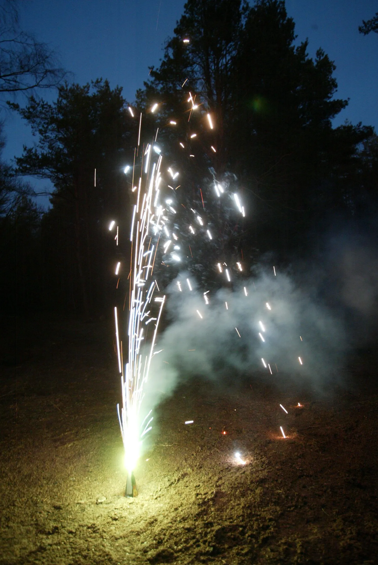 Pürotehnikatoode "Vulkaan". Foto on illustreeriv.