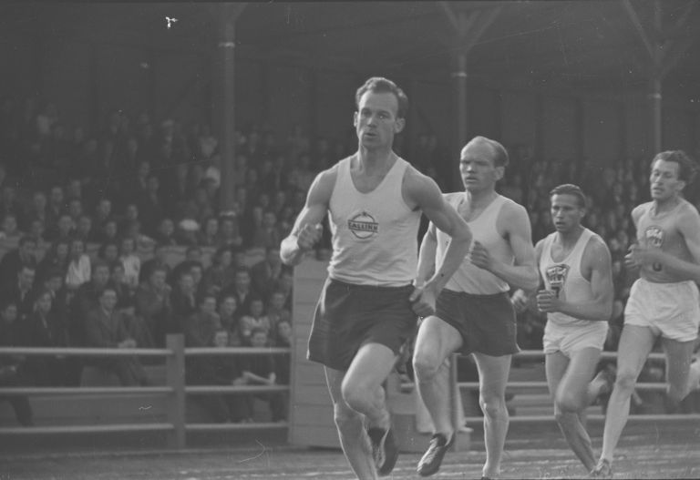 Aleksander Tšikin 1947. aasta kergejõustiku Tallinn-Riia linnavõistlusel meeste 1500 m jooksu finaalis.