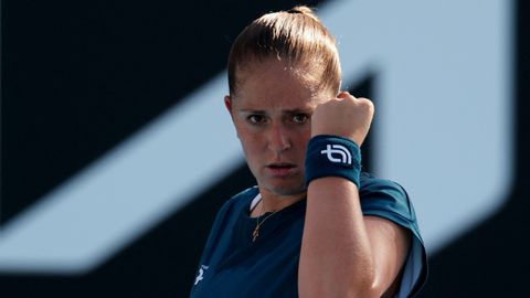 Ostapenko Dohā sasniedz pusfinālu arī dubultspēlēs