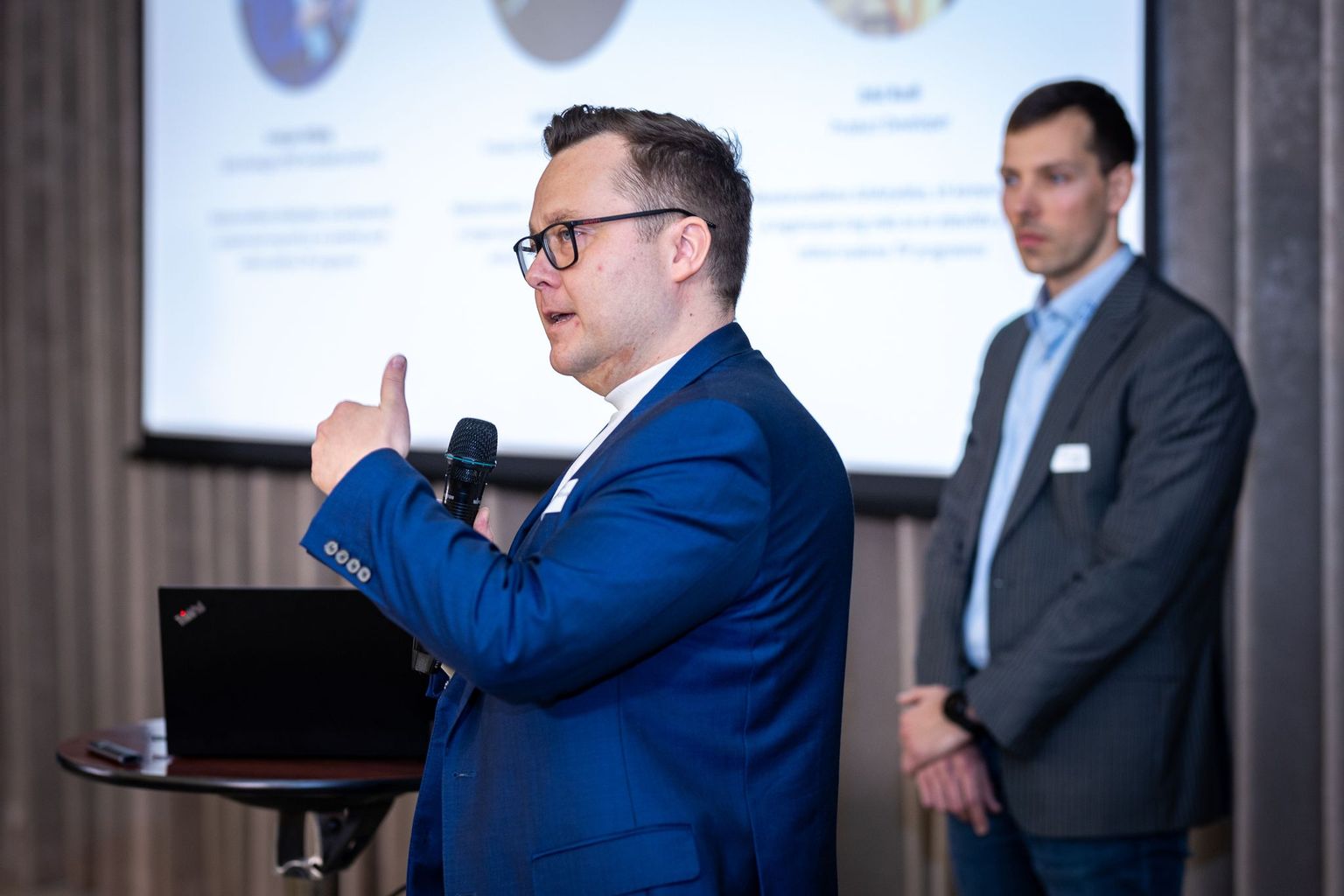 Tippinnovaatorite programmi esimese lennu õpilase Kristjan Kõljalaga koos osalevad koolitusel ka ettevõtte tootearendusjuht Valter Sard ja tootearendaja Erki Rudi.