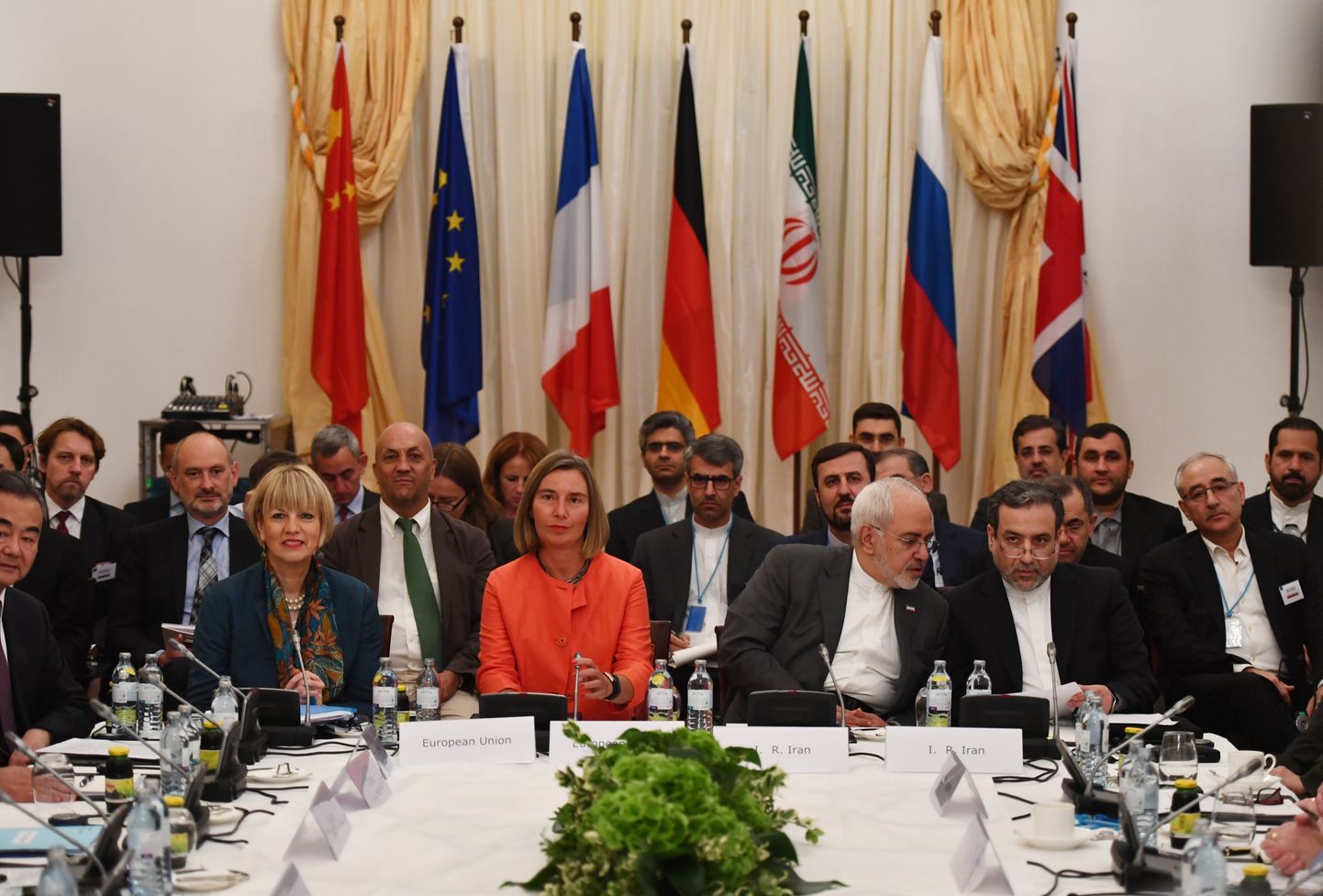 Suurriikide välisministrid kohtusid täna Viinis, et arutada Iraani tuumaleppe päästmist.