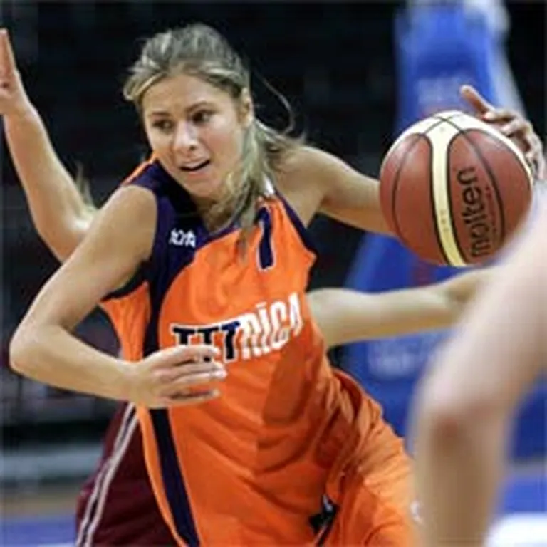Elīna Babkina.