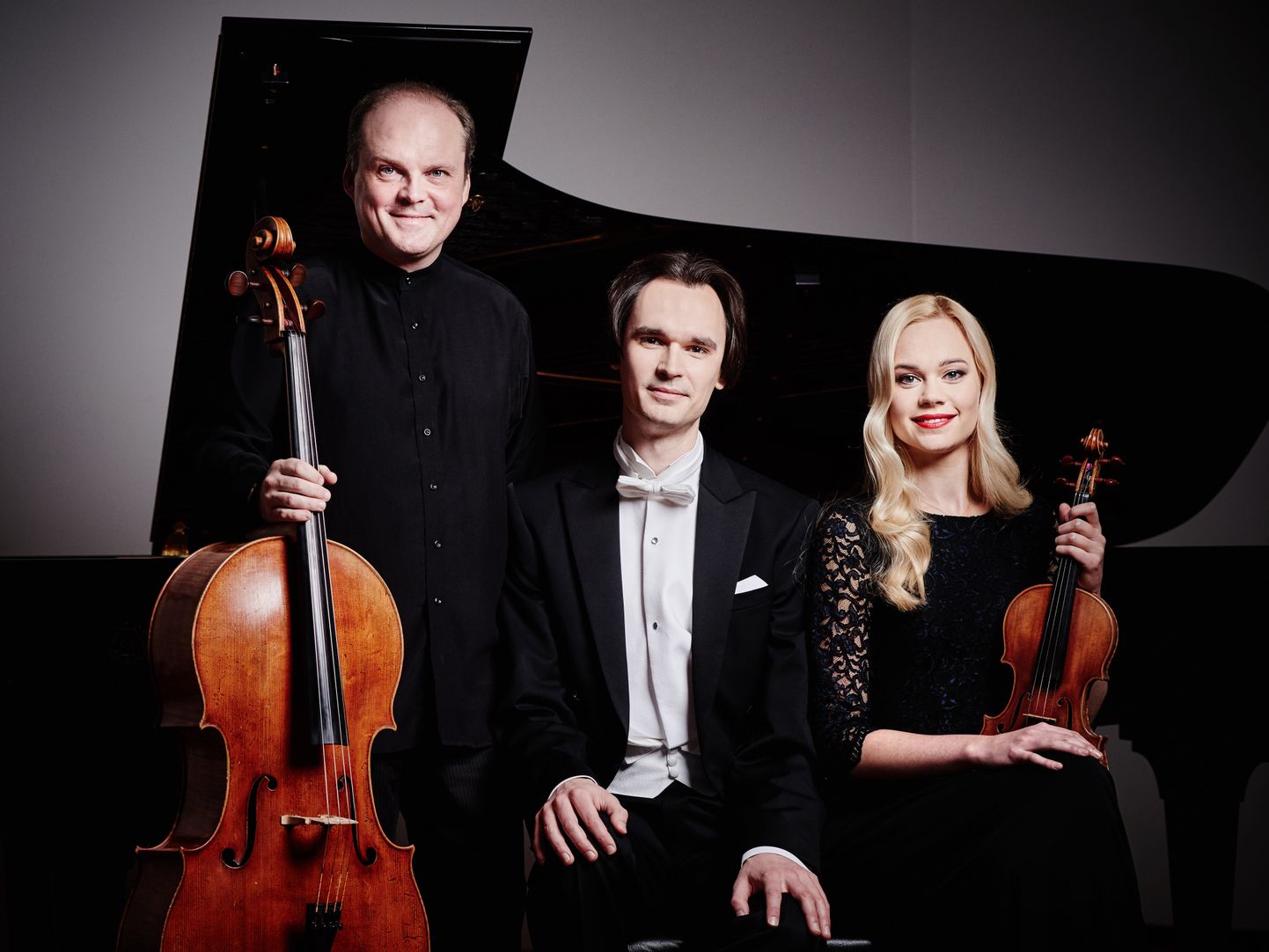 24. aprillil esinevad Jõhvi kontserdimajas Mari Poll (viiul), Henry-David Varema (tšello), Mihkel Poll (klaver).