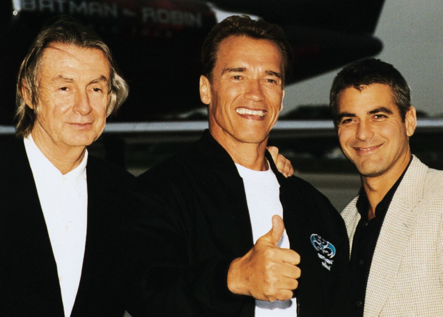 (Vasakult paremale) Joel Schumacher, Arnold Schwarzenegger ja George Clooney filmi «Batman ja Robin» esilinastusel, 1997. aastal.
