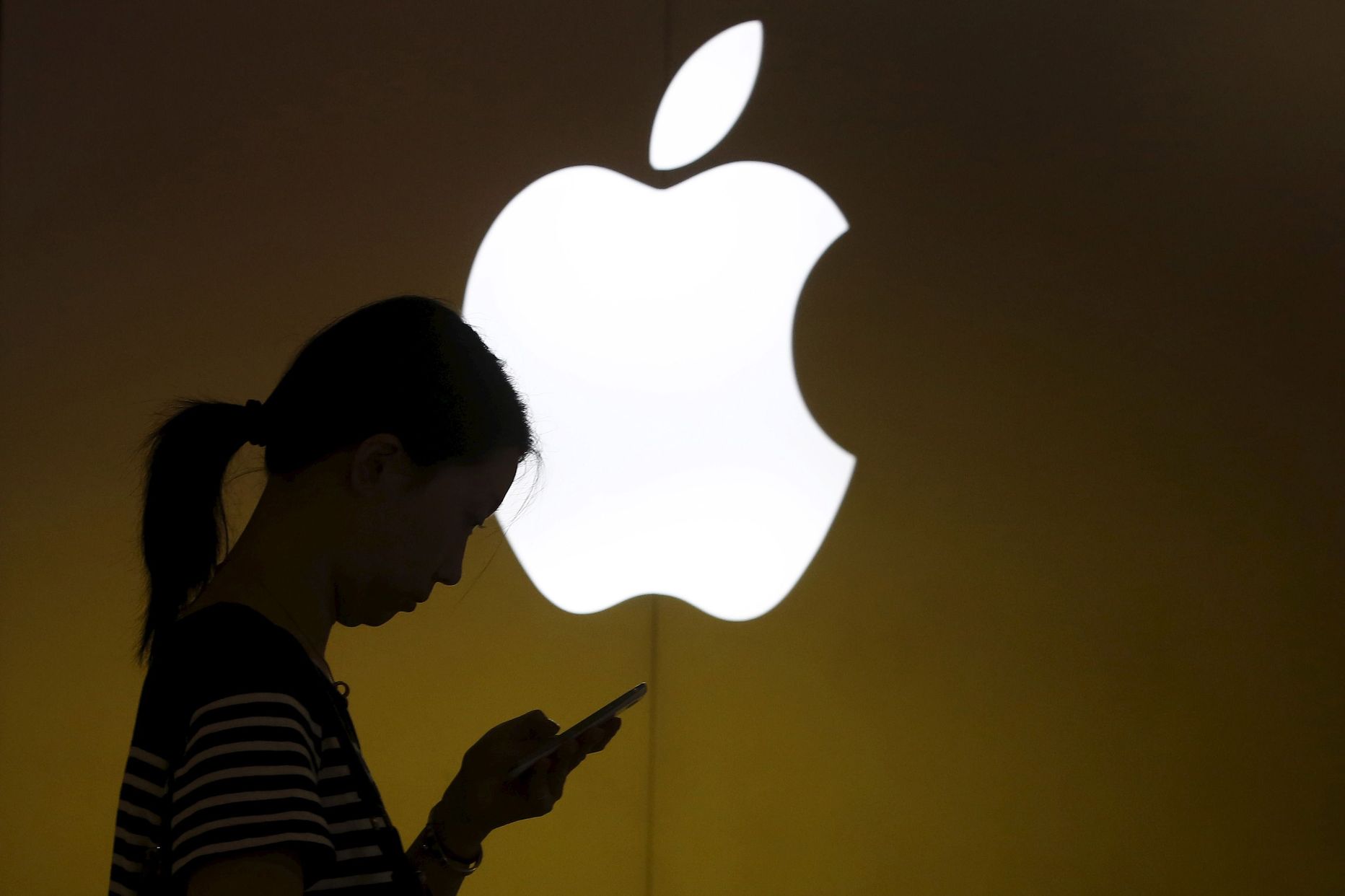 Apple palkab üha rohkem naisi