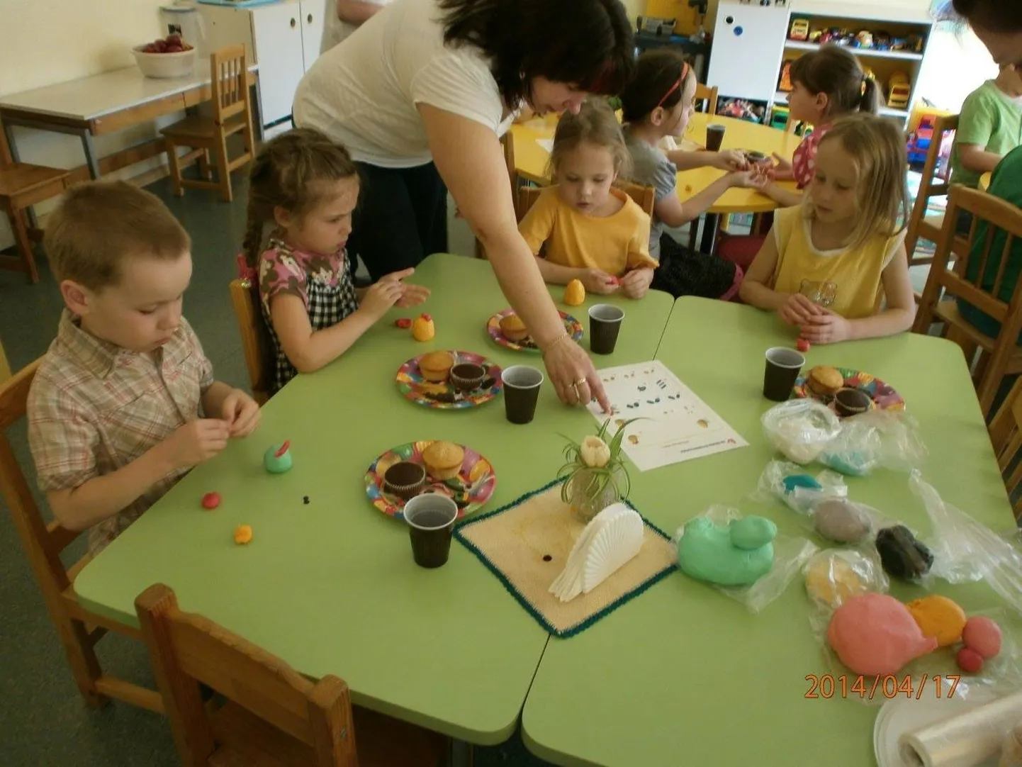 В кивиылиском детском саду «Каннике» детей знакомили с профессией пекаря.