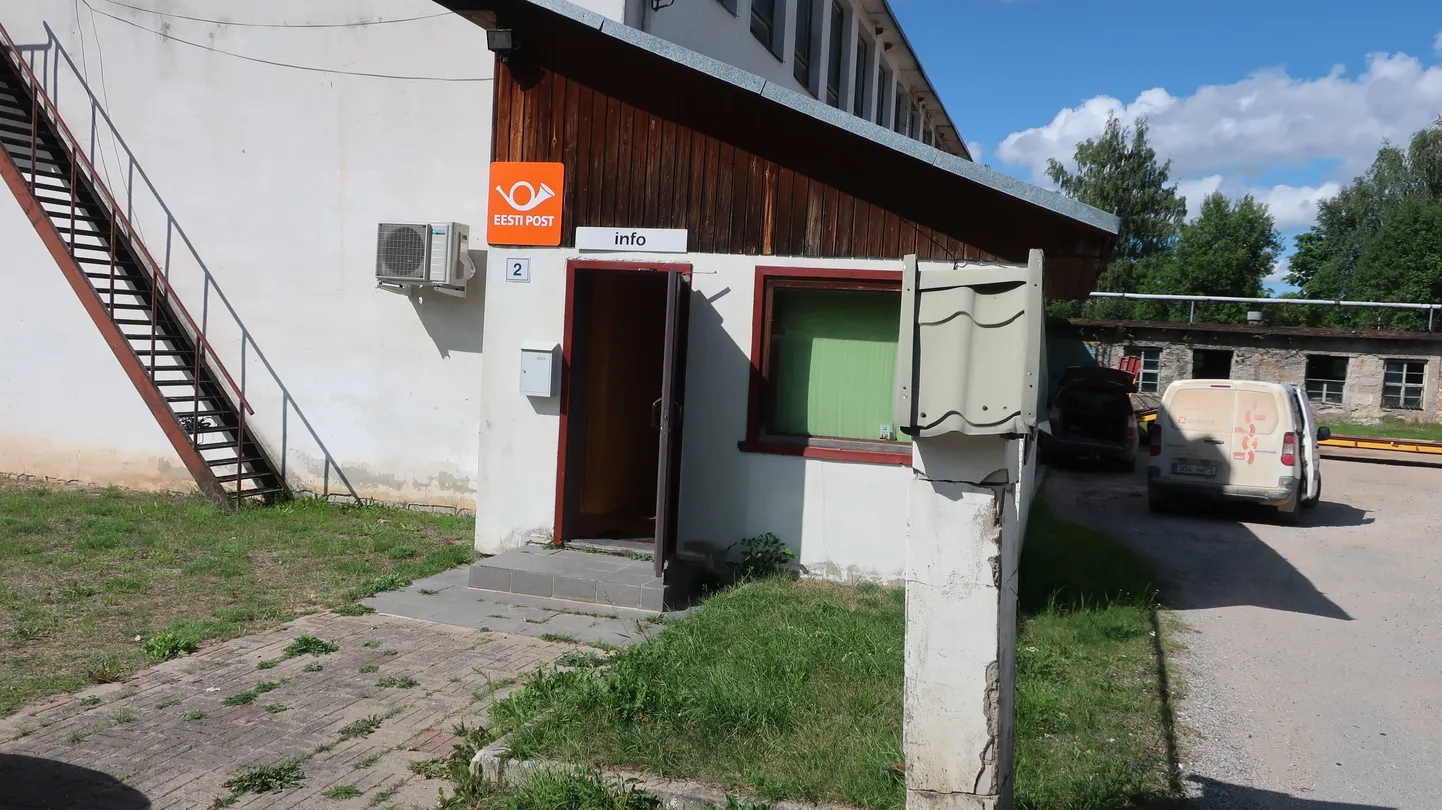 Kuni uue postipunkti avamiseni pakutakse postiteenuseid paralleelselt ka Rahumäel asuvas jaotuspunktis (fotol).