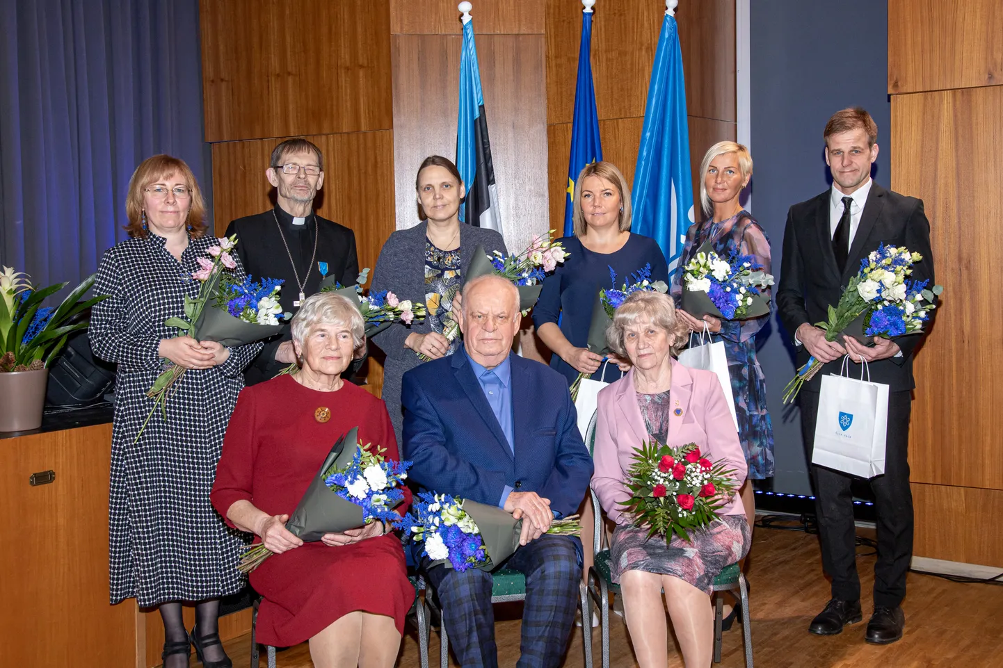 Tunnustuse saajad, ülemine rida vasakult: Eveli Roosaar, Tiit Kuusemaa (EELK Puhja kogudus), Miina-Liisa Kuusemaa, Krista Loog, Merilin Seer, Roland Lessing. Ees vasakult: Lea Pung, Enn Urbmets, Laine Meos.