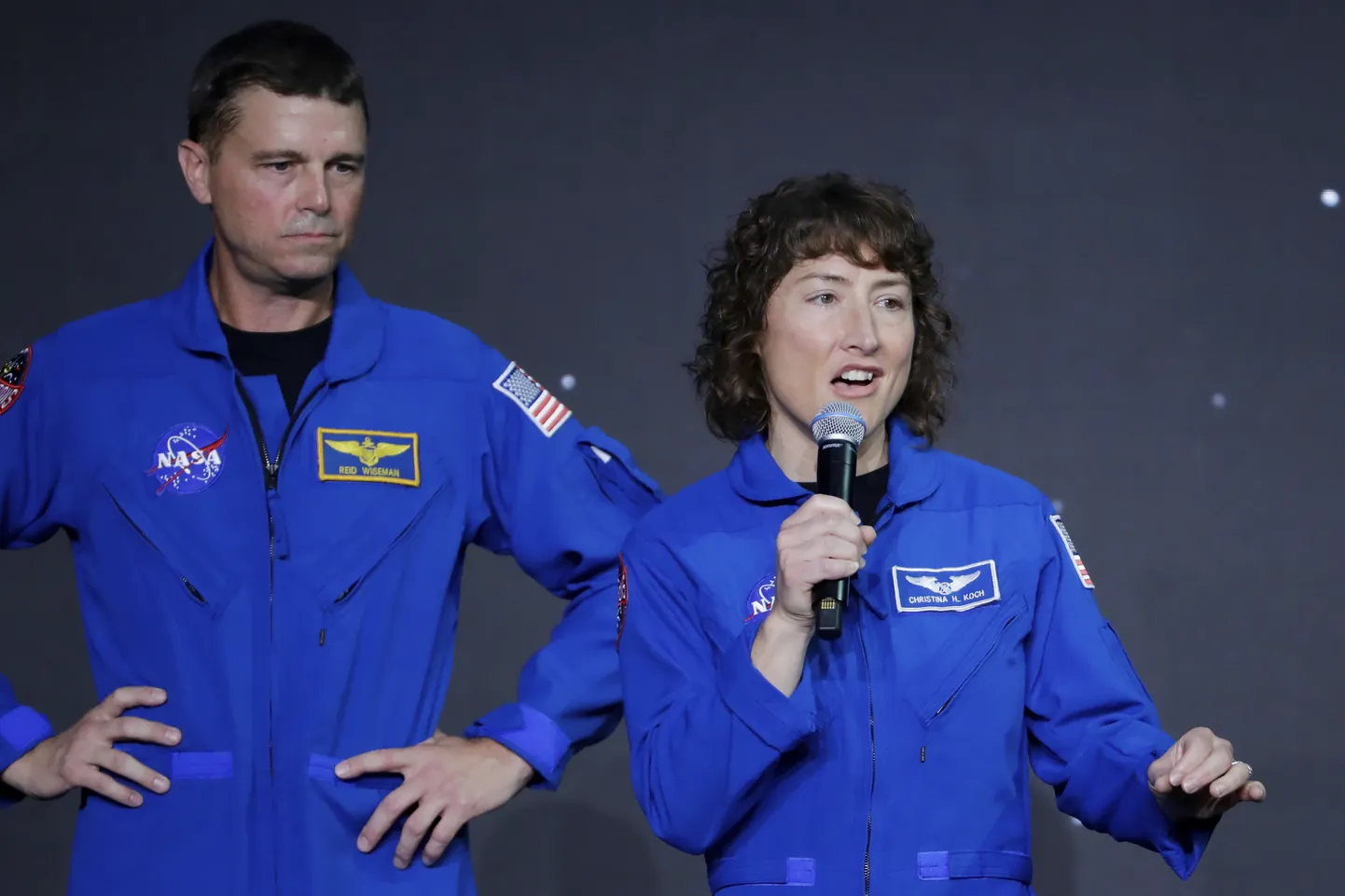 Artemis II missiooni lennu komandör Reid Wiseman (vasakul) ja astronaut Christina Hammock Koch.