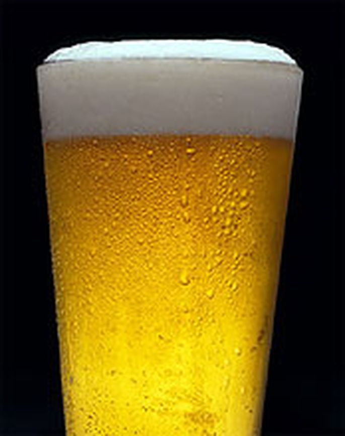 Aldari: Pēc akcīzes samazinājuma stiprajam alkoholam kritusies alus tirdzniecība | SKATIES