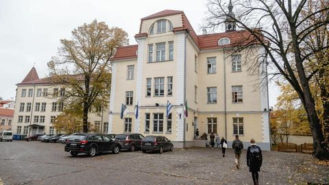 KAAREL KASEMETS ⟩ Ligadilogadi haridustee – kuidas jõuab noor kooli?