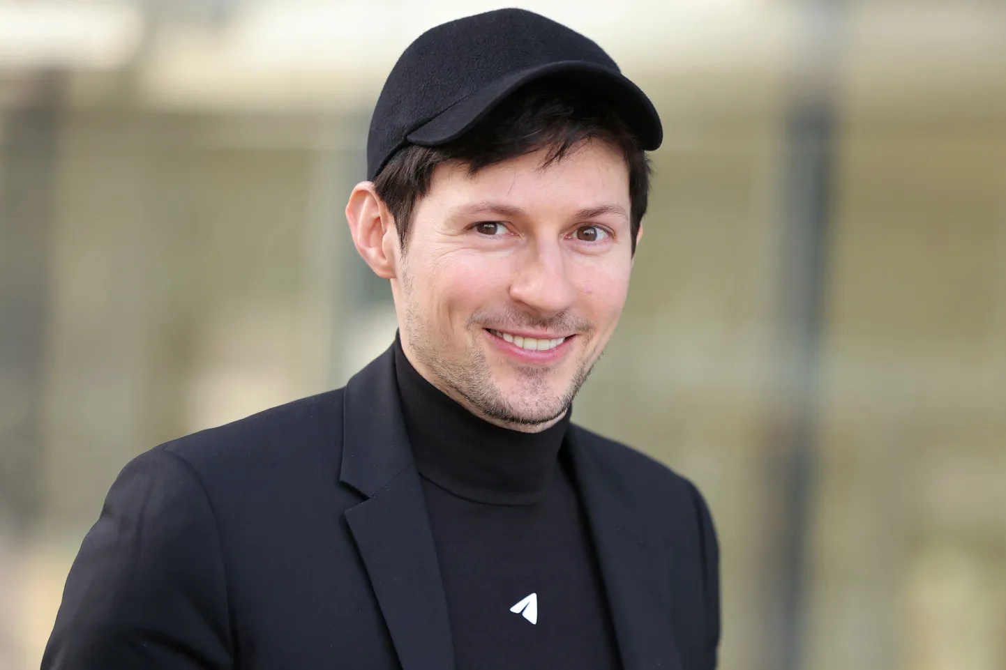 Telegrami asutaja Pavel Durov Pariisis kohtumaja ees. 6. detsember 2024.