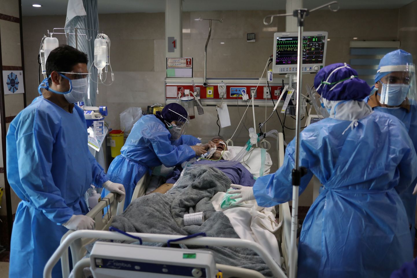 Iraani arstid Teherani haiglas. Iraanis on uus koroonaviirus nõudnud rohkem kui 10 000 inimese elu.