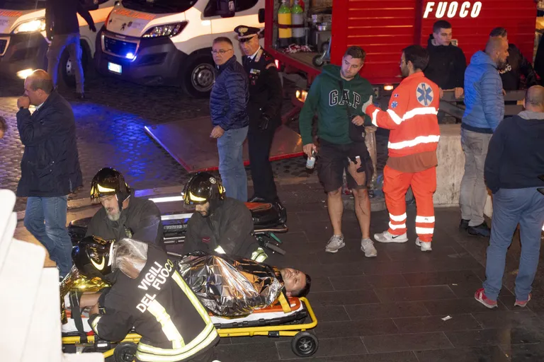 Roomas läks eskalaator katki ja vigastas kümneid inimesi