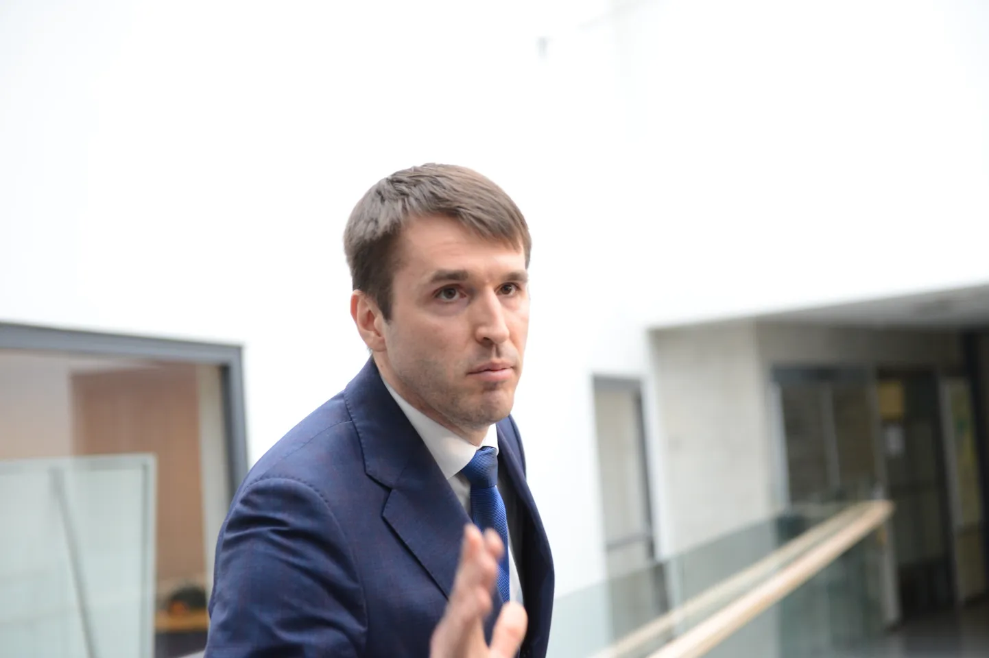 Rainer Vakra andis Tallinna ülikooli plagiaadikomisjoni ees selgitusi.