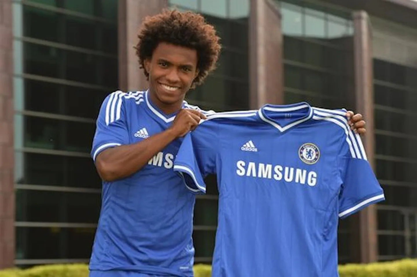 Chelsea maksis Williani eest Mahhatškala Anžile umbes 35 miljonit eurot.