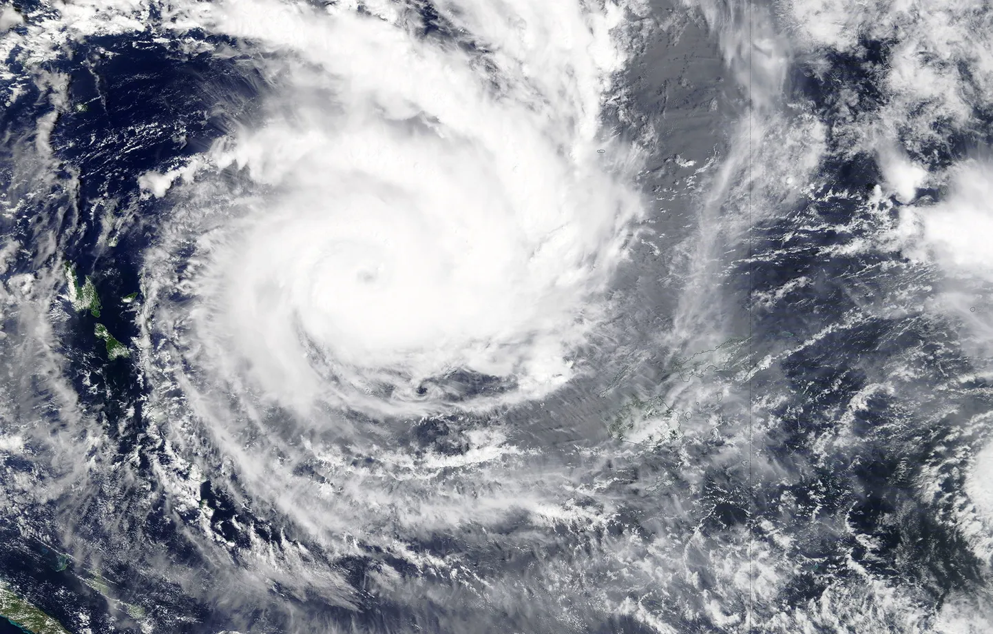 NASA satelliidipilt supertsüklonist Yasa.