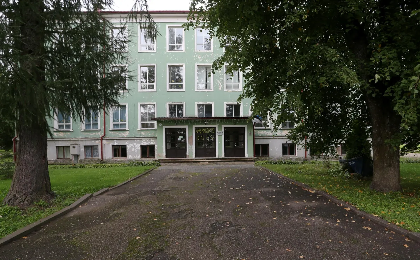 Kallaste kooli edasine saatus sõltub Peipsiääre vallavalitsuse otsusest.