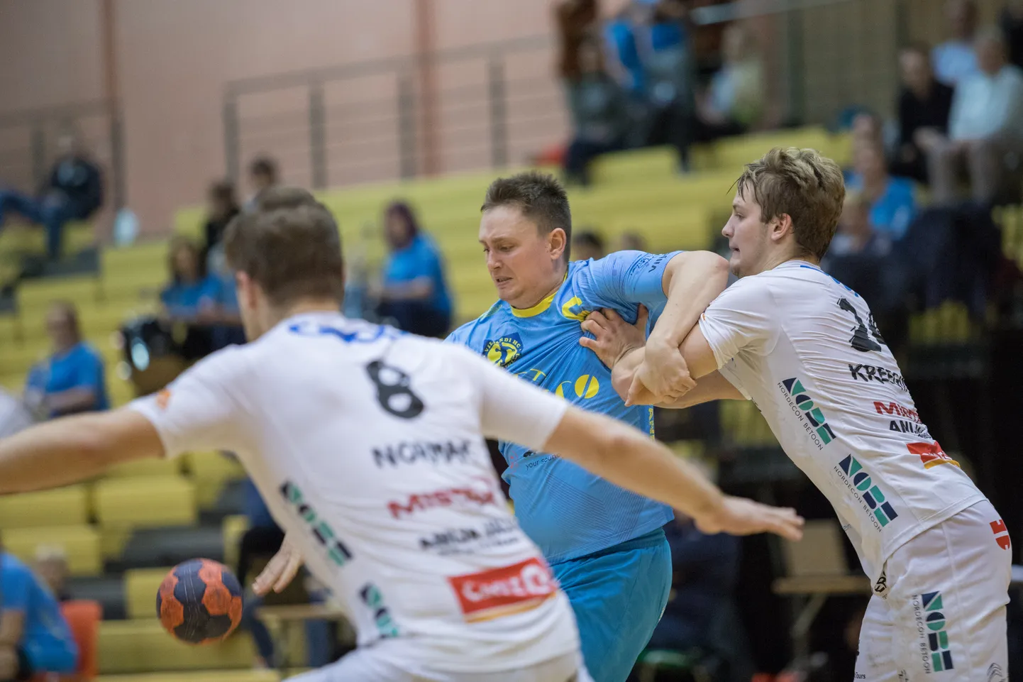 HC Kehra käsipallurid (valges).