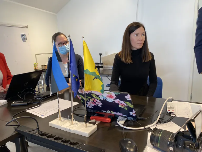 JOLi esimeheks valiti Paide linnapea Siret Pihelgas (paremal).