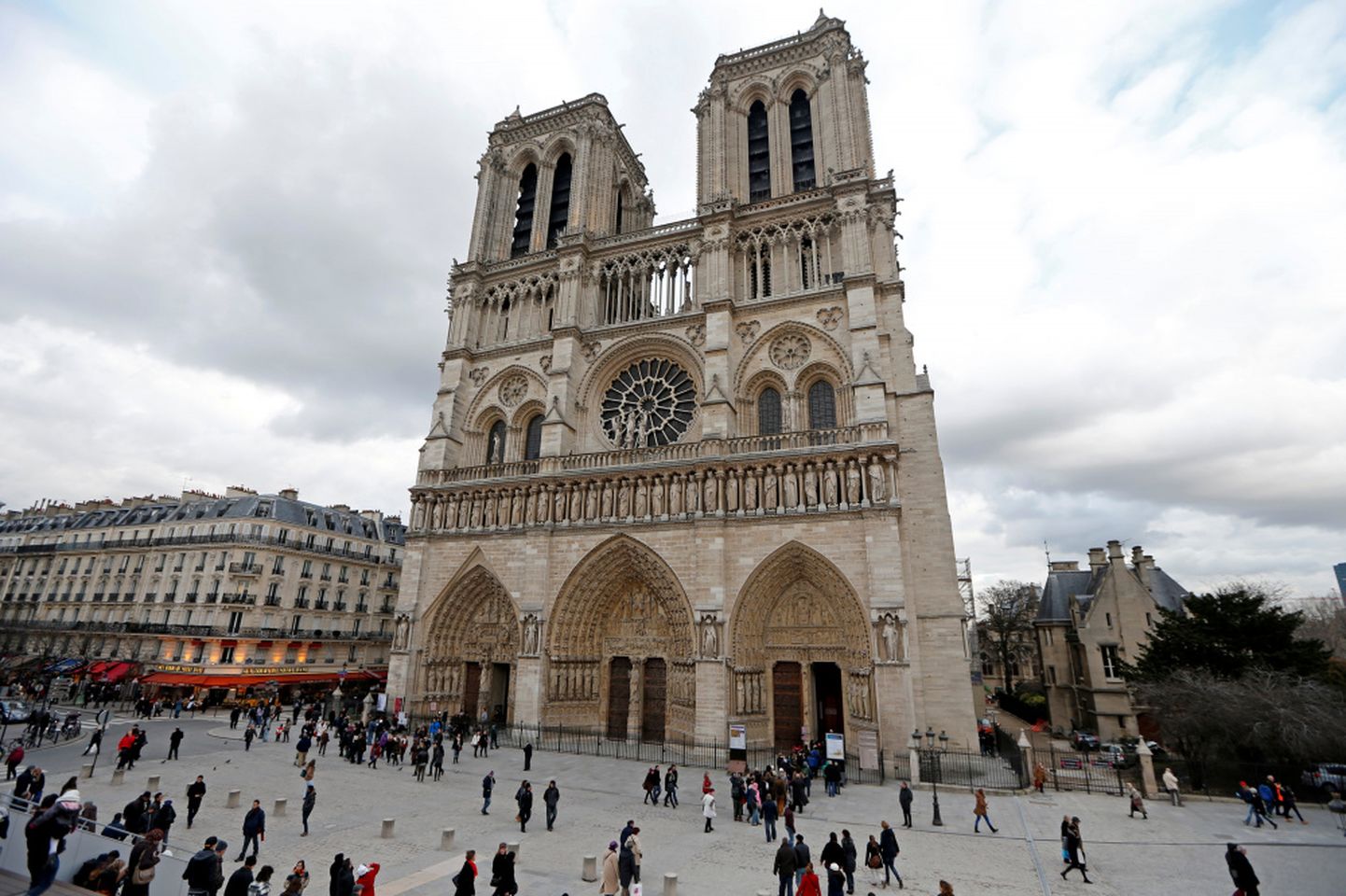 Parīzes Dievmātes katedrāle 2013.gadā