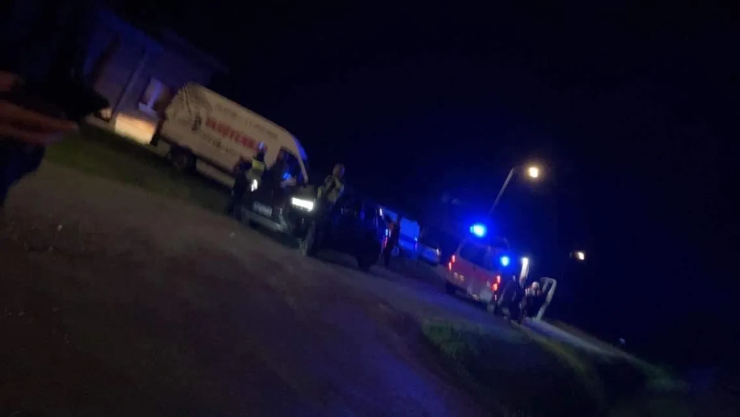 Tori vallas Tammistes Kummeli tänaval toimunud noarünnakus sai raskelt viga 37aastane mees. Politsei otsis ründajat ümbruskonnast koertega.