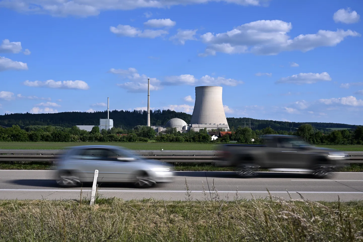 Coalition agreement promising progress with nuclear power plant.